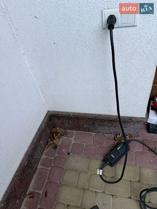 Внедорожник / Кроссовер Audi Q2L e-tron 2022 в Ровно