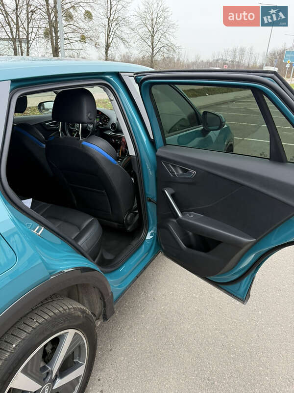 Внедорожник / Кроссовер Audi Q2L e-tron 2022 в Ровно