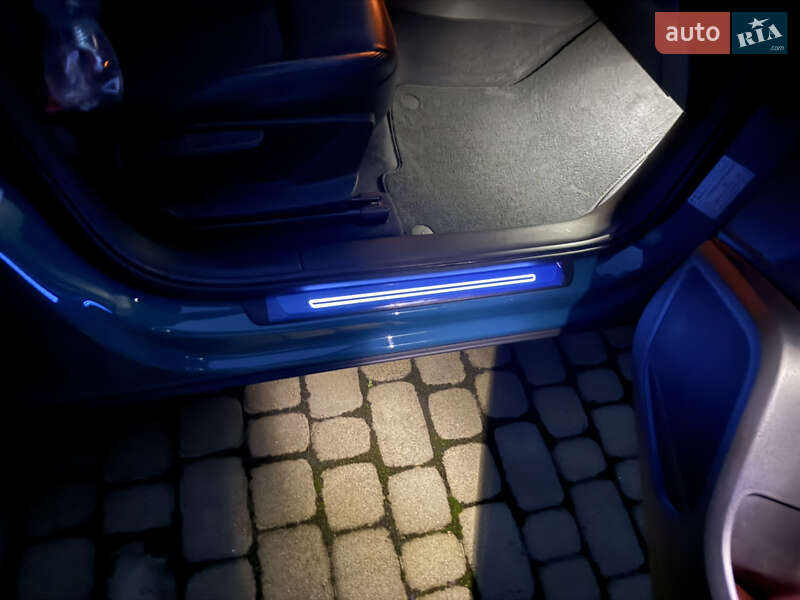 Внедорожник / Кроссовер Audi Q2L e-tron 2022 в Ровно