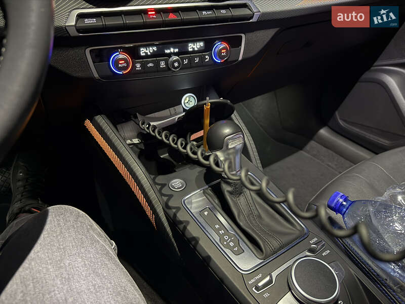 Внедорожник / Кроссовер Audi Q2L e-tron 2022 в Ровно