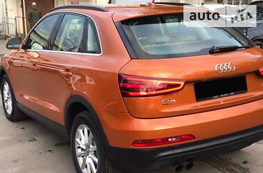 Позашляховик / Кросовер Audi Q3 2013 в 
