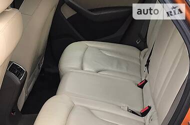 Позашляховик / Кросовер Audi Q3 2013 в 