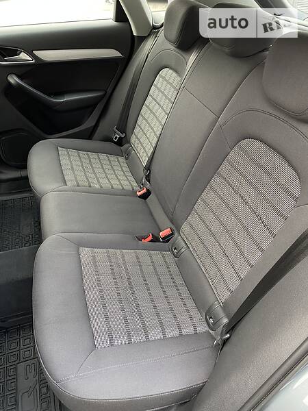 Позашляховик / Кросовер Audi Q3 2013 в Києві
