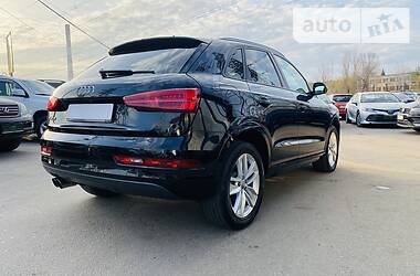 Позашляховик / Кросовер Audi Q3 2017 в 