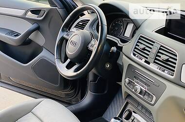 Позашляховик / Кросовер Audi Q3 2017 в 