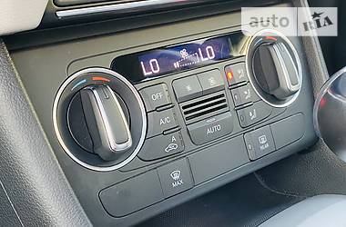Позашляховик / Кросовер Audi Q3 2017 в 