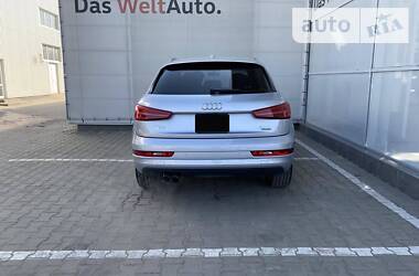 Позашляховик / Кросовер Audi Q3 2016 в 
