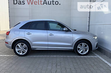 Позашляховик / Кросовер Audi Q3 2016 в 