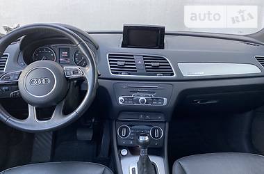Позашляховик / Кросовер Audi Q3 2016 в 