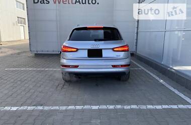 Позашляховик / Кросовер Audi Q3 2016 в 