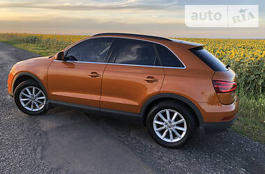 Позашляховик / Кросовер Audi Q3 2012 в 