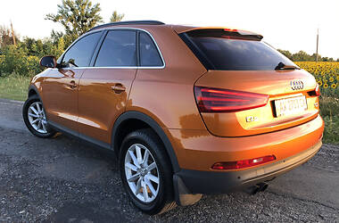 Позашляховик / Кросовер Audi Q3 2012 в 