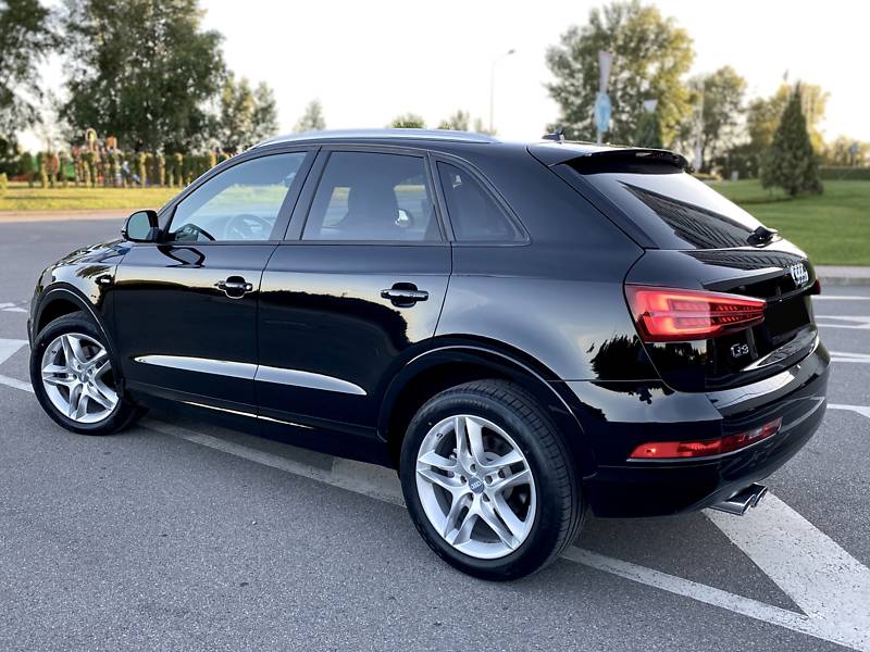 Позашляховик / Кросовер Audi Q3 2017 в Києві