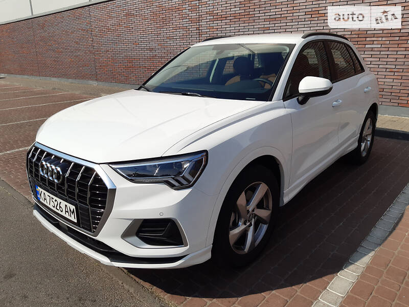 Внедорожник / Кроссовер Audi Q3 2020 в Хмельницком