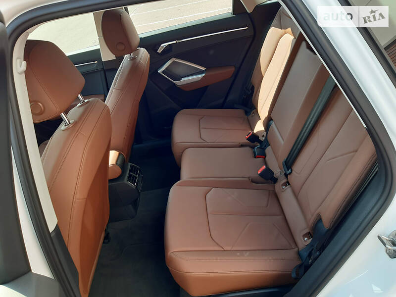 Внедорожник / Кроссовер Audi Q3 2020 в Хмельницком