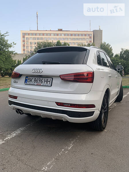 Внедорожник / Кроссовер Audi Q3 2015 в Ровно