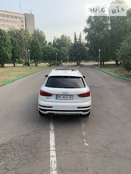 Внедорожник / Кроссовер Audi Q3 2015 в Ровно