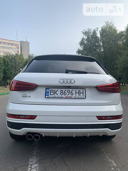 Внедорожник / Кроссовер Audi Q3 2015 в Ровно