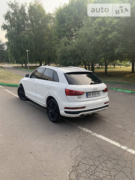 Внедорожник / Кроссовер Audi Q3 2015 в Ровно
