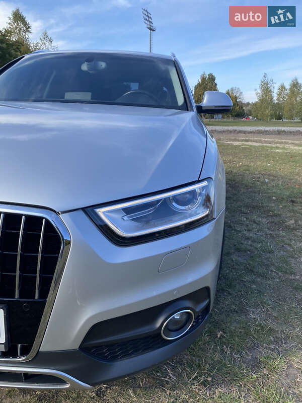 Внедорожник / Кроссовер Audi Q3 2012 в Александрие