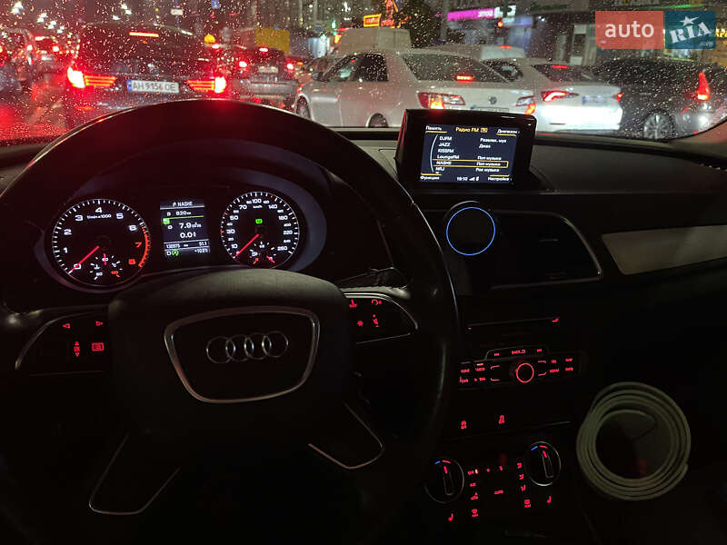 Внедорожник / Кроссовер Audi Q3 2016 в Киеве