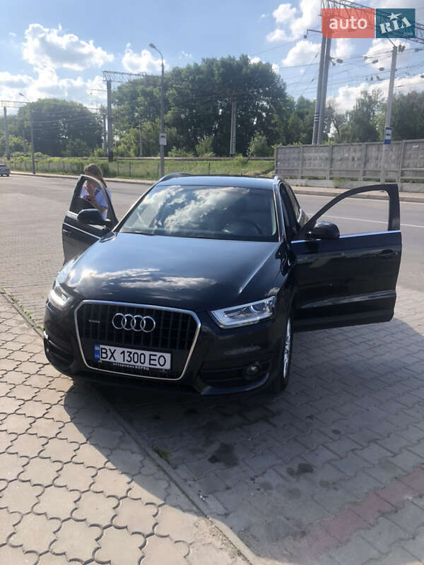 Внедорожник / Кроссовер Audi Q3 2013 в Черновцах