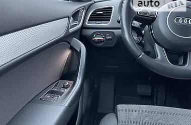 Позашляховик / Кросовер Audi Q3 2012 в 