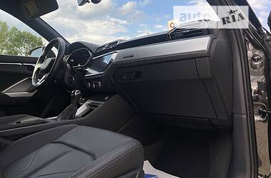 Внедорожник / Кроссовер Audi Q3 2019 в Житомире