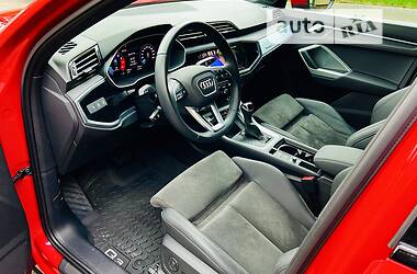 Позашляховик / Кросовер Audi Q3 2020 в Києві