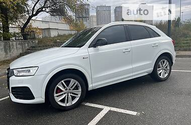 Внедорожник / Кроссовер Audi Q3 2015 в Киеве