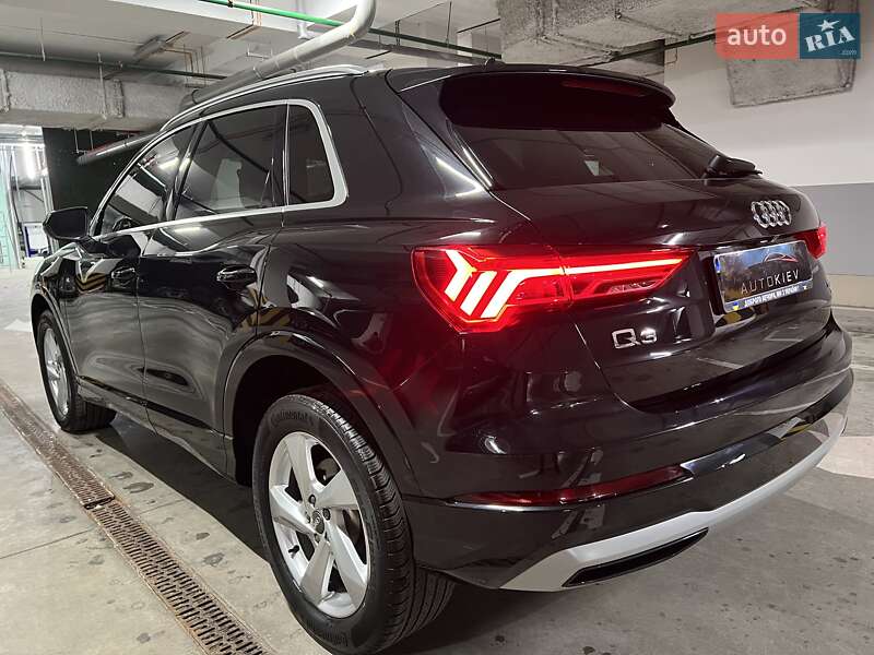 Внедорожник / Кроссовер Audi Q3 2019 в Киеве