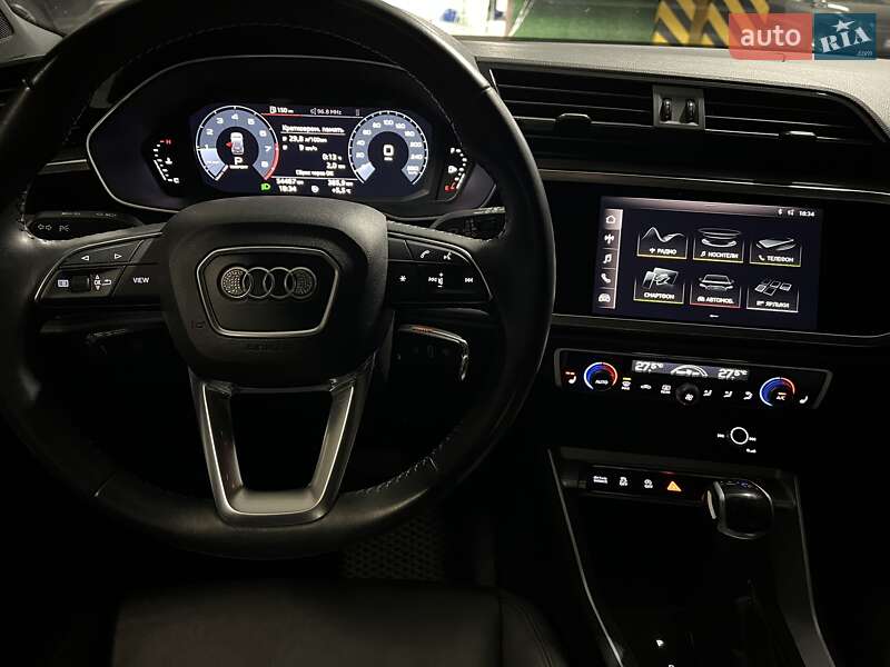 Внедорожник / Кроссовер Audi Q3 2019 в Киеве