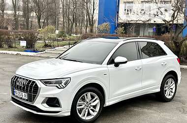 Внедорожник / Кроссовер Audi Q3 2020 в 