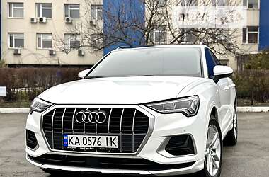 Внедорожник / Кроссовер Audi Q3 2020 в 