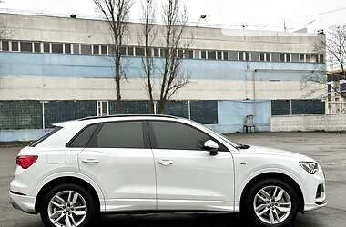 Внедорожник / Кроссовер Audi Q3 2020 в 