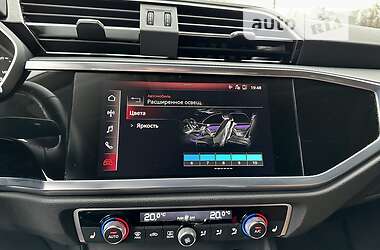 Внедорожник / Кроссовер Audi Q3 2020 в 