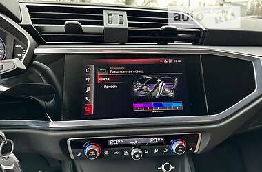 Внедорожник / Кроссовер Audi Q3 2020 в 