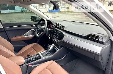 Внедорожник / Кроссовер Audi Q3 2020 в 
