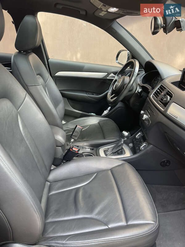 Позашляховик / Кросовер Audi Q3 2014 в Чорноморську