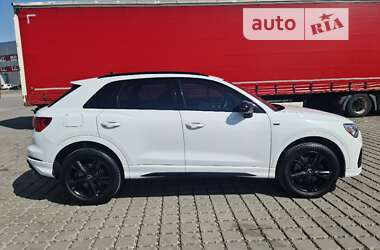 Внедорожник / Кроссовер Audi Q3 2020 в Киеве