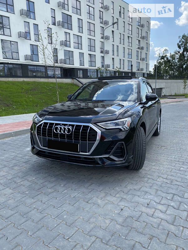 Внедорожник / Кроссовер Audi Q3 2019 в Львове