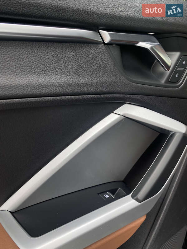 Позашляховик / Кросовер Audi Q3 2019 в Львові