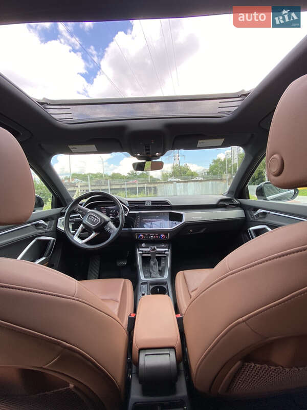 Позашляховик / Кросовер Audi Q3 2019 в Львові