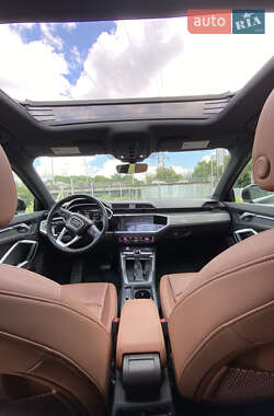 Внедорожник / Кроссовер Audi Q3 2019 в 