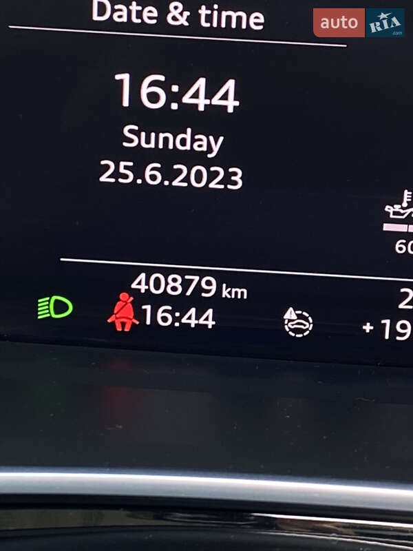 Позашляховик / Кросовер Audi Q3 2019 в Львові