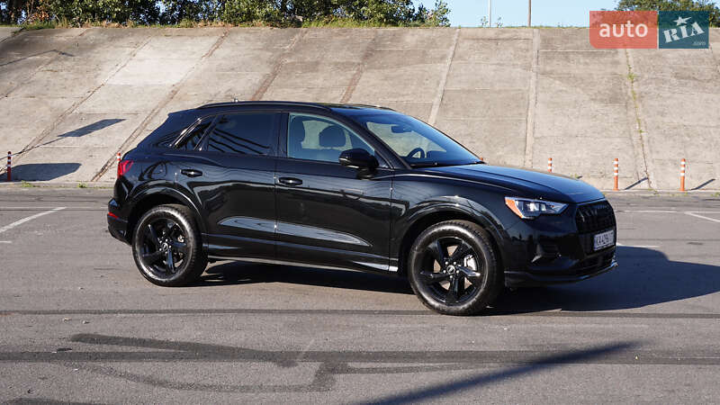 Внедорожник / Кроссовер Audi Q3 2021 в 