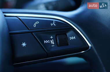 Внедорожник / Кроссовер Audi Q3 2021 в 
