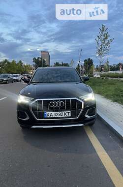 Внедорожник / Кроссовер Audi Q3 2019 в Киеве
