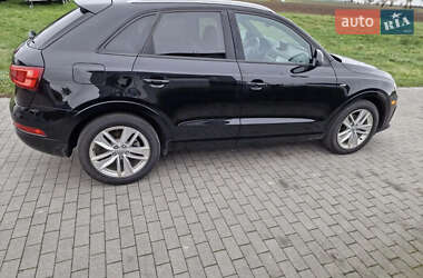 Внедорожник / Кроссовер Audi Q3 2017 в 