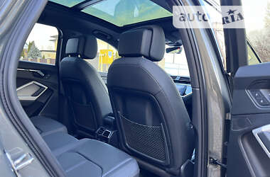 Внедорожник / Кроссовер Audi Q3 2022 в 